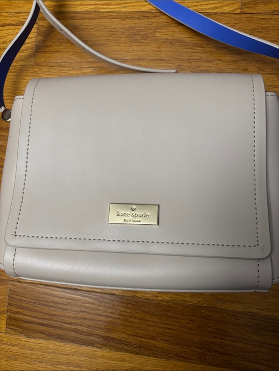kate spade Handbags - kate spade Cream Leather Crossbody with Gold Plaque